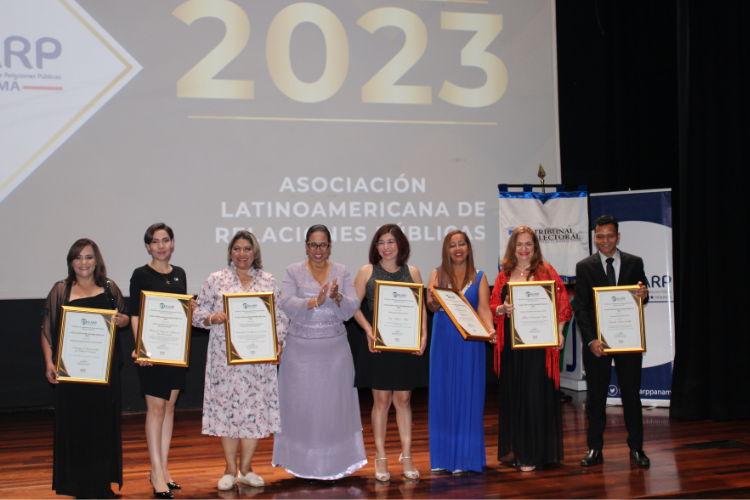 Isae Universidad Recibe Reconocimiento De La Asociación Latinoamericana 